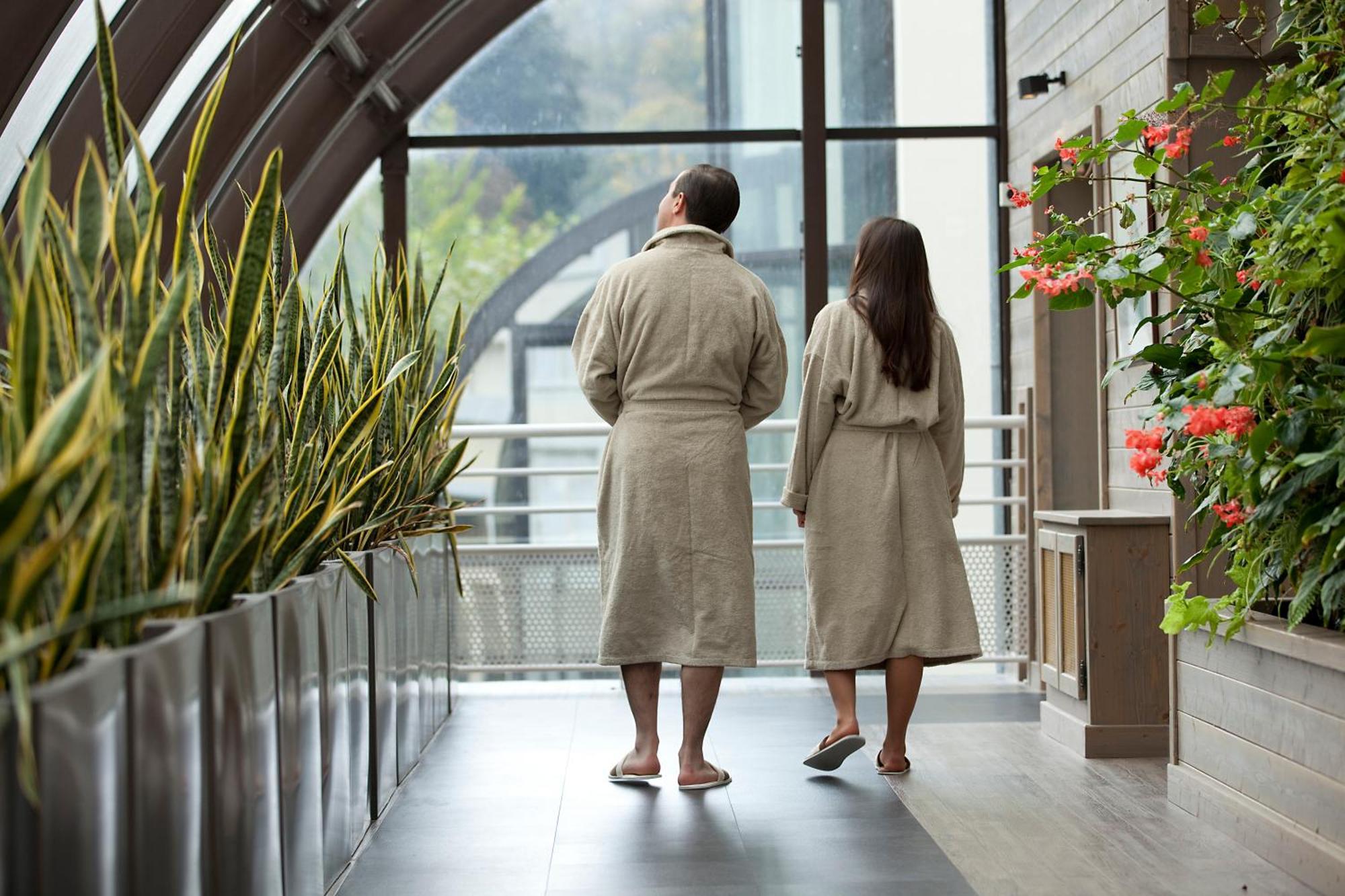 Mercure Brides Les Bains Grand Hotel Des Thermes Exterior photo