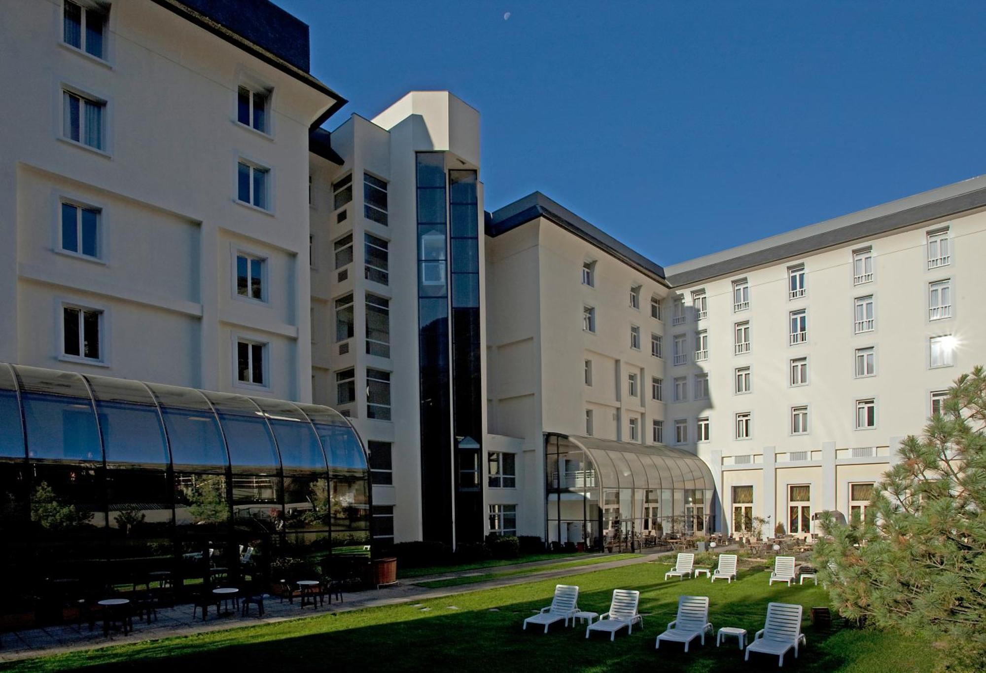 Mercure Brides Les Bains Grand Hotel Des Thermes Exterior photo